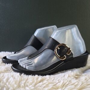 AEROSOLES Black Wedges with Gold Accent Size 8.5m